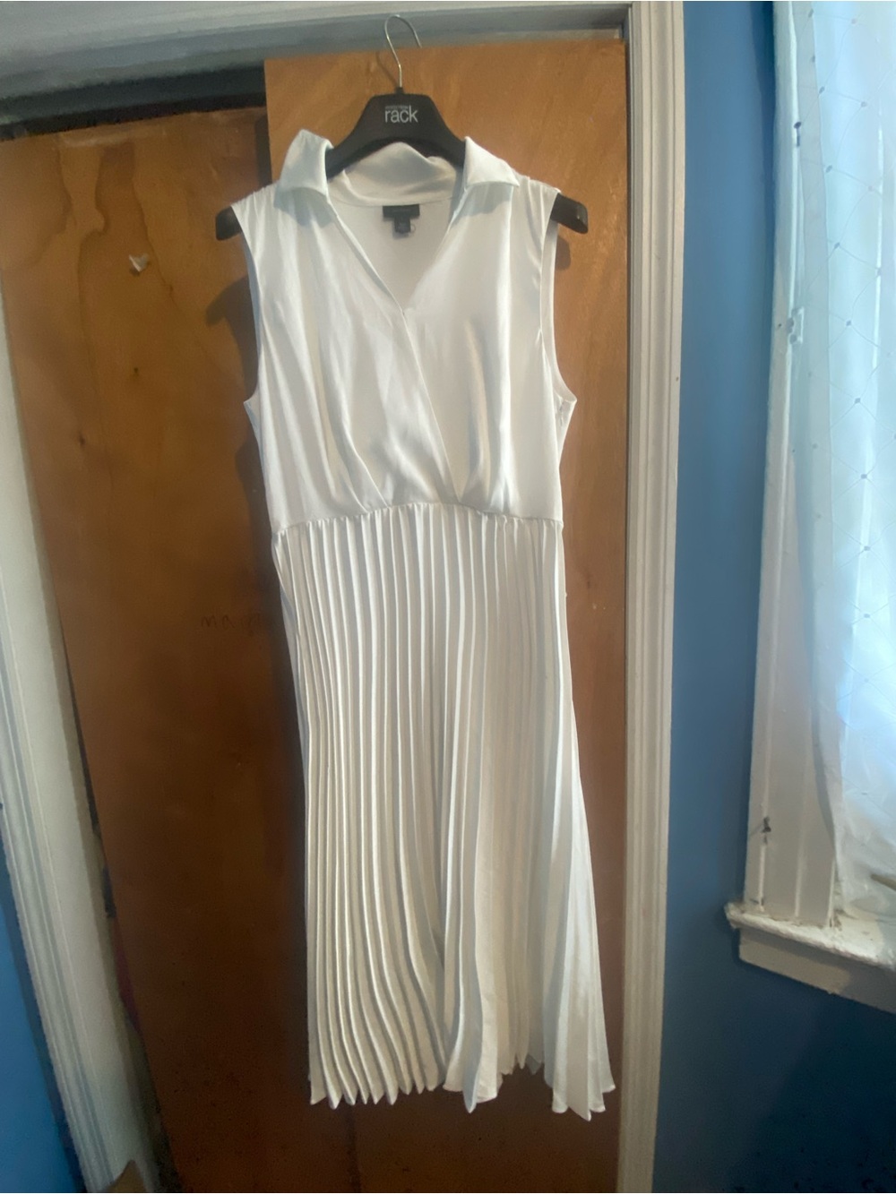 Halogen White Sleeveless Collared Pleated Midi Dress